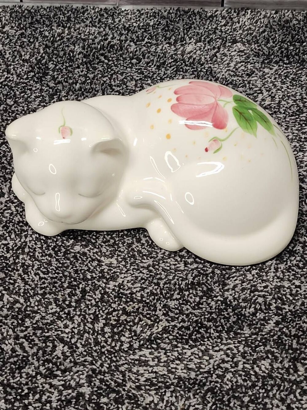 Handpainted White Sleeping Cat with Fliral Design